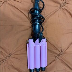 Triple Barrel Pink Hair Waver